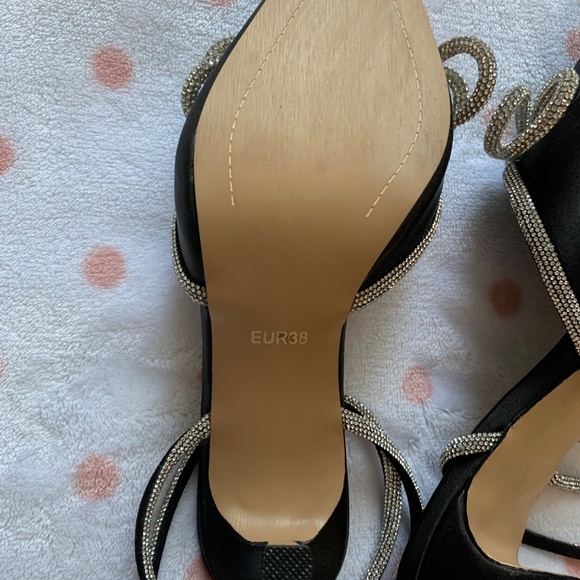 Crystal Bow Heels – Size 38 (EUR) - Picture 6 of 10